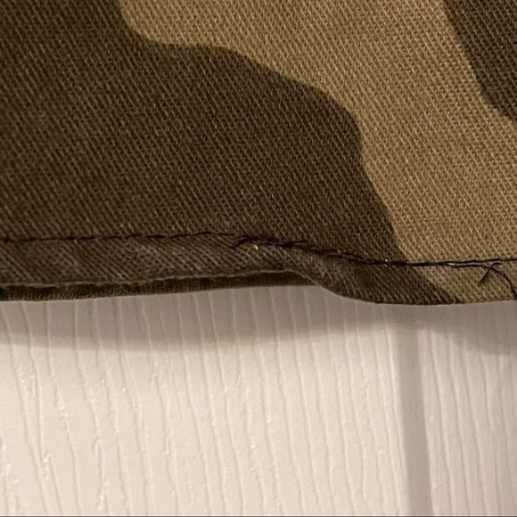 Camo Women’s Mini Skirt size Small - Picture 5 of 7